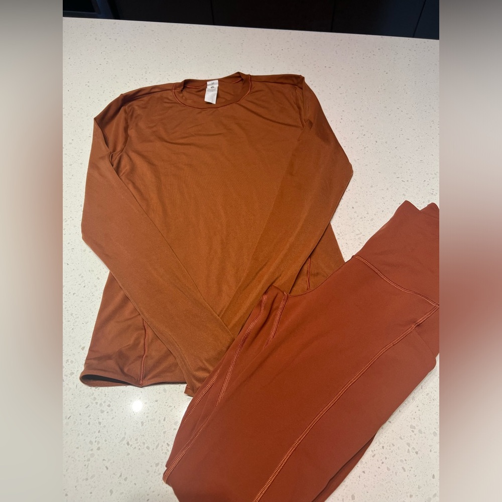 Lululemon rust set top size small bottoms 4
